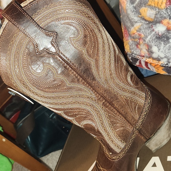 Ariat - Picture 4 of 5